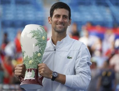 Επικός Τζόκοβιτς: Κέρδισε τον Φέντερερ και κατέκτησε το τρόπαιο που έλειπε από την συλλογή του